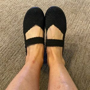 Very cute and comfy Mary Janes!